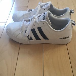 Adidas Neo Pace White and Black Sneakerd
